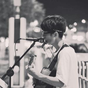 雷电将军被八重神子悼哭
